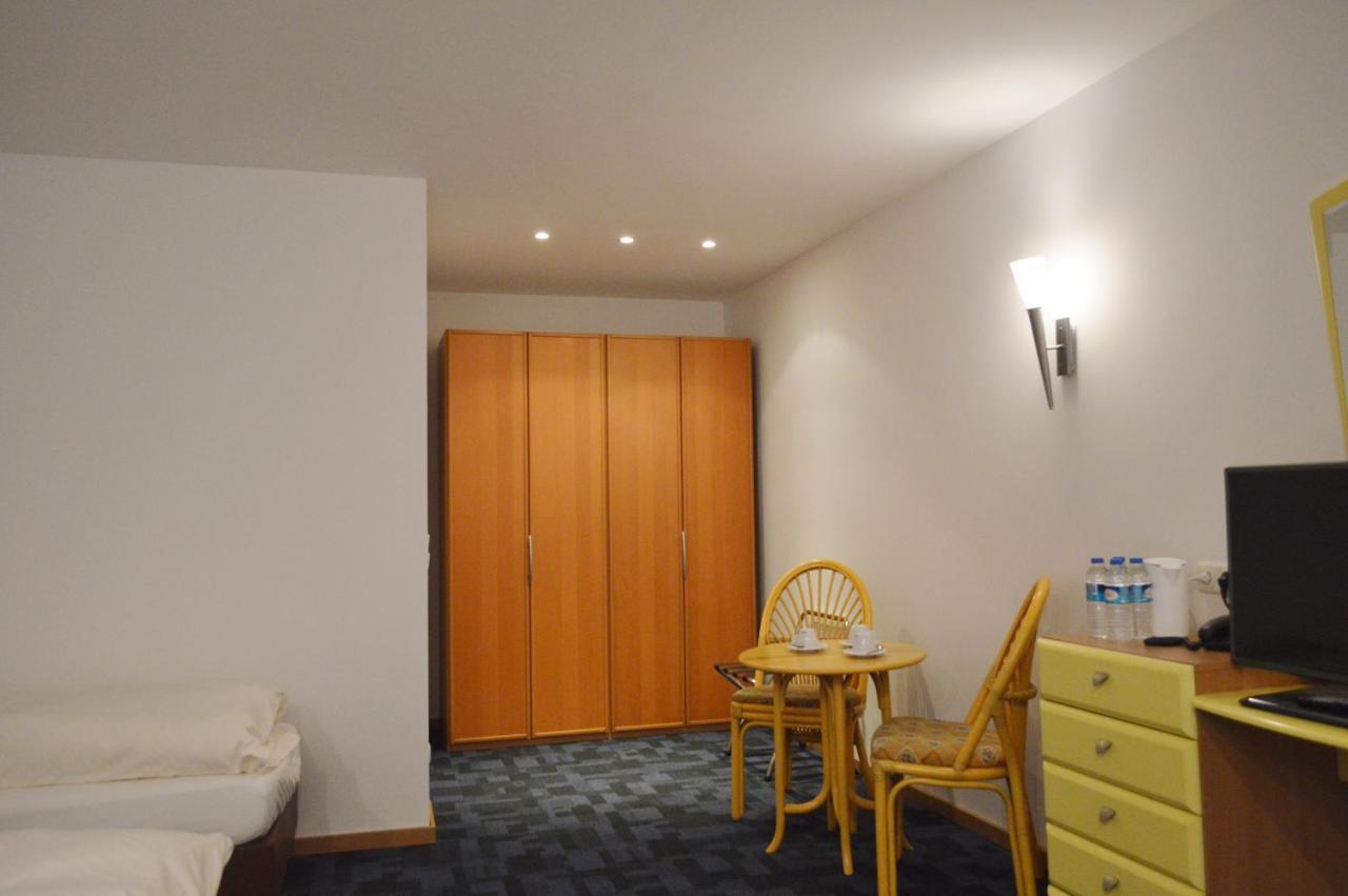 Hotel B8 Voerde Exterior photo